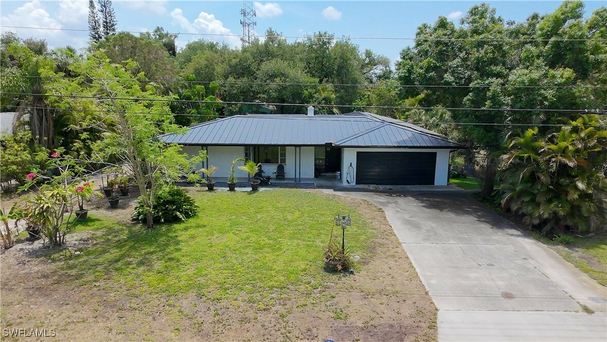 Property Photo: 3390 E Riverside Drive FL 33916