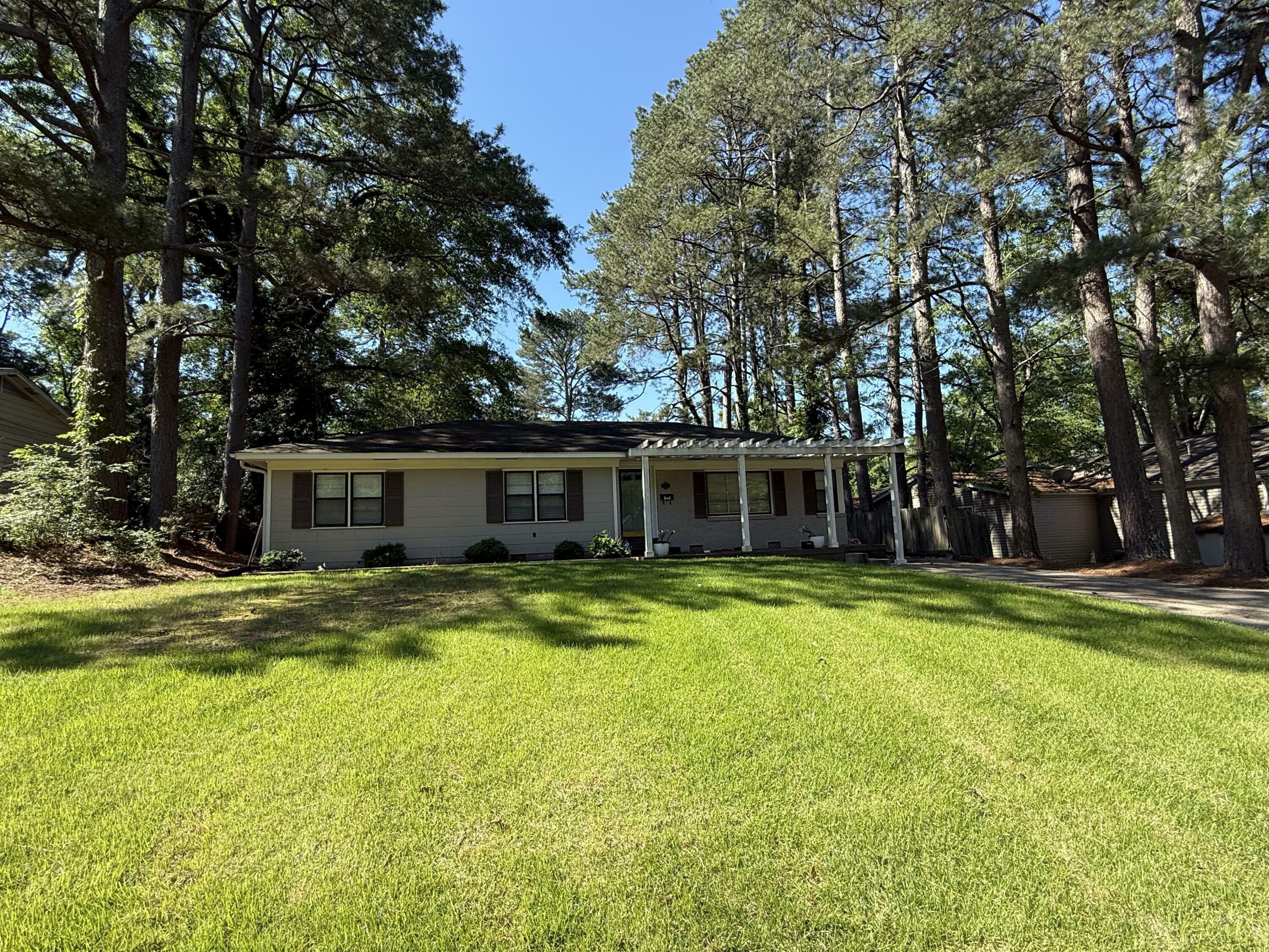 Property Photo:  1211 Maxwell Street  MS 38804 