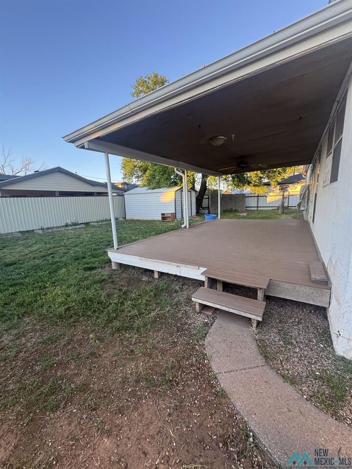 Property Photo:  900 E Tenth Street  NM 88101 