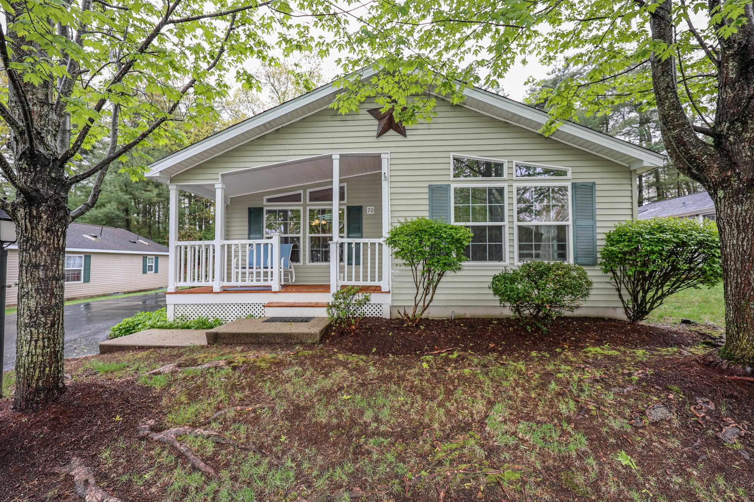 Property Photo: 70 Victorian Way NH 03104
