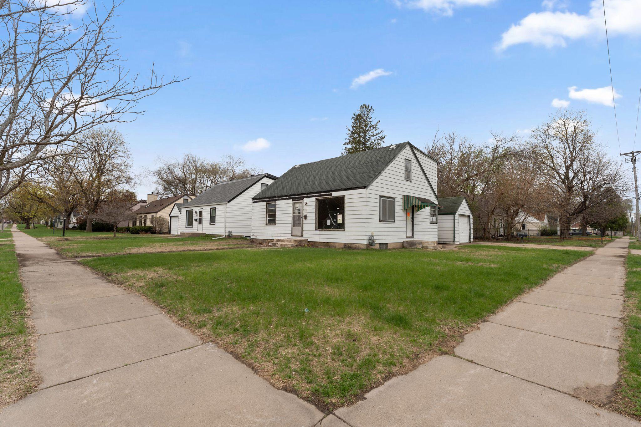 Property Photo: 4533 Welcome Avenue N MN 55422