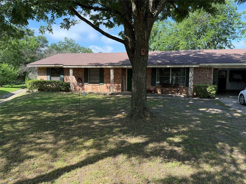 Property Photo: 1141 Bowie Street TX 75482