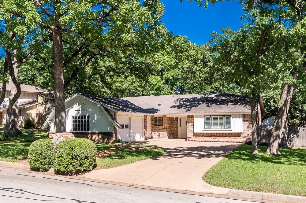 Property Photo: 2812 Buffalo TX 76013