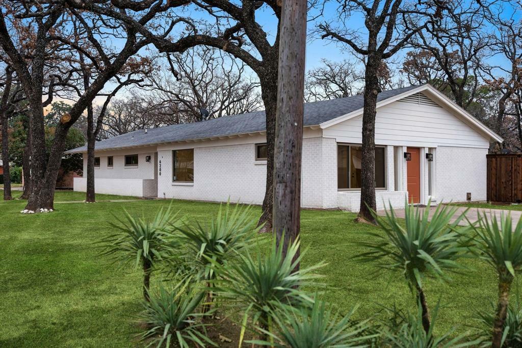 Property Photo:  6200 Ravenswood Drive  TX 76112 