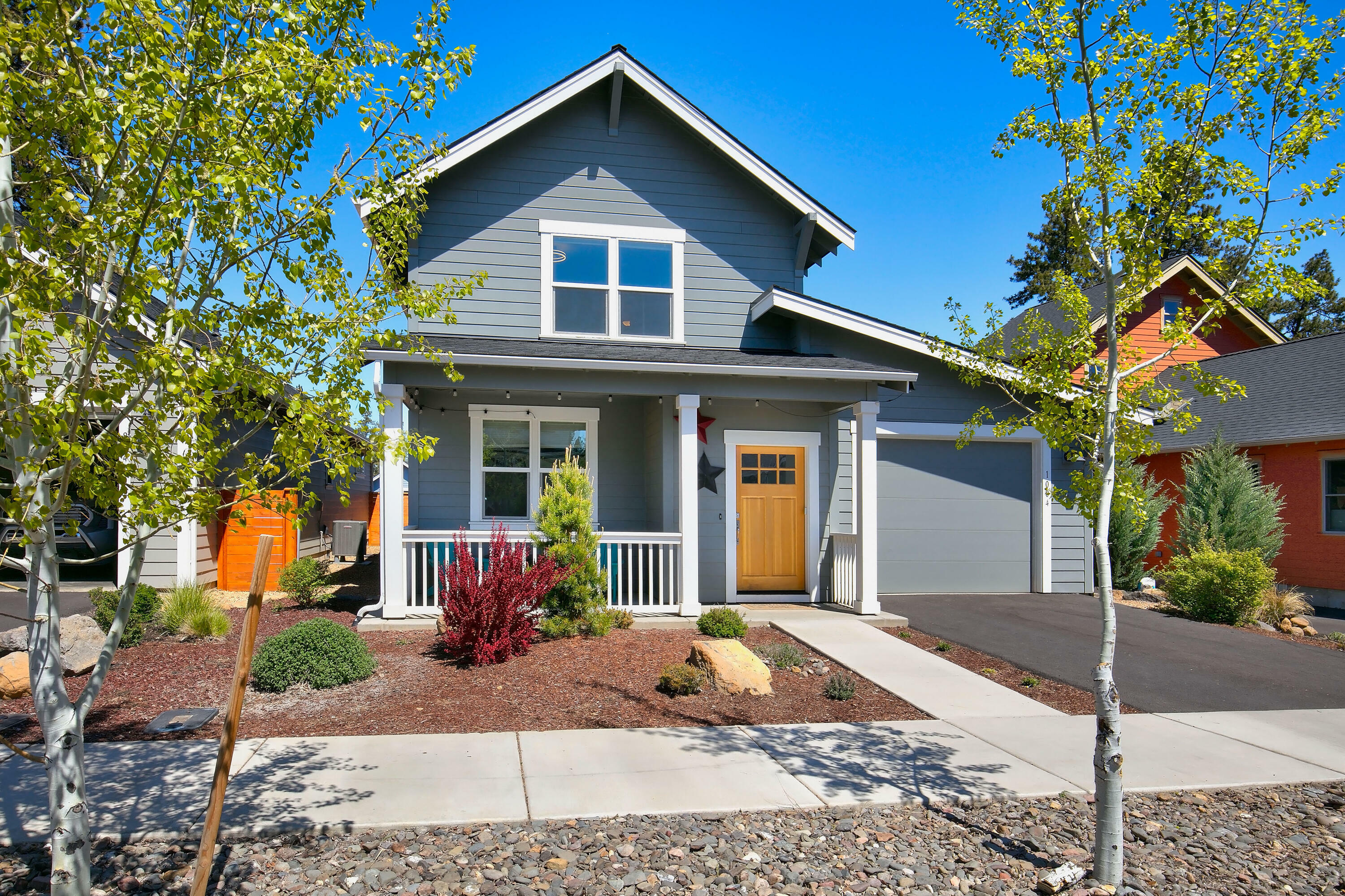 Property Photo: 1004 E Horse Back Trail OR 97759