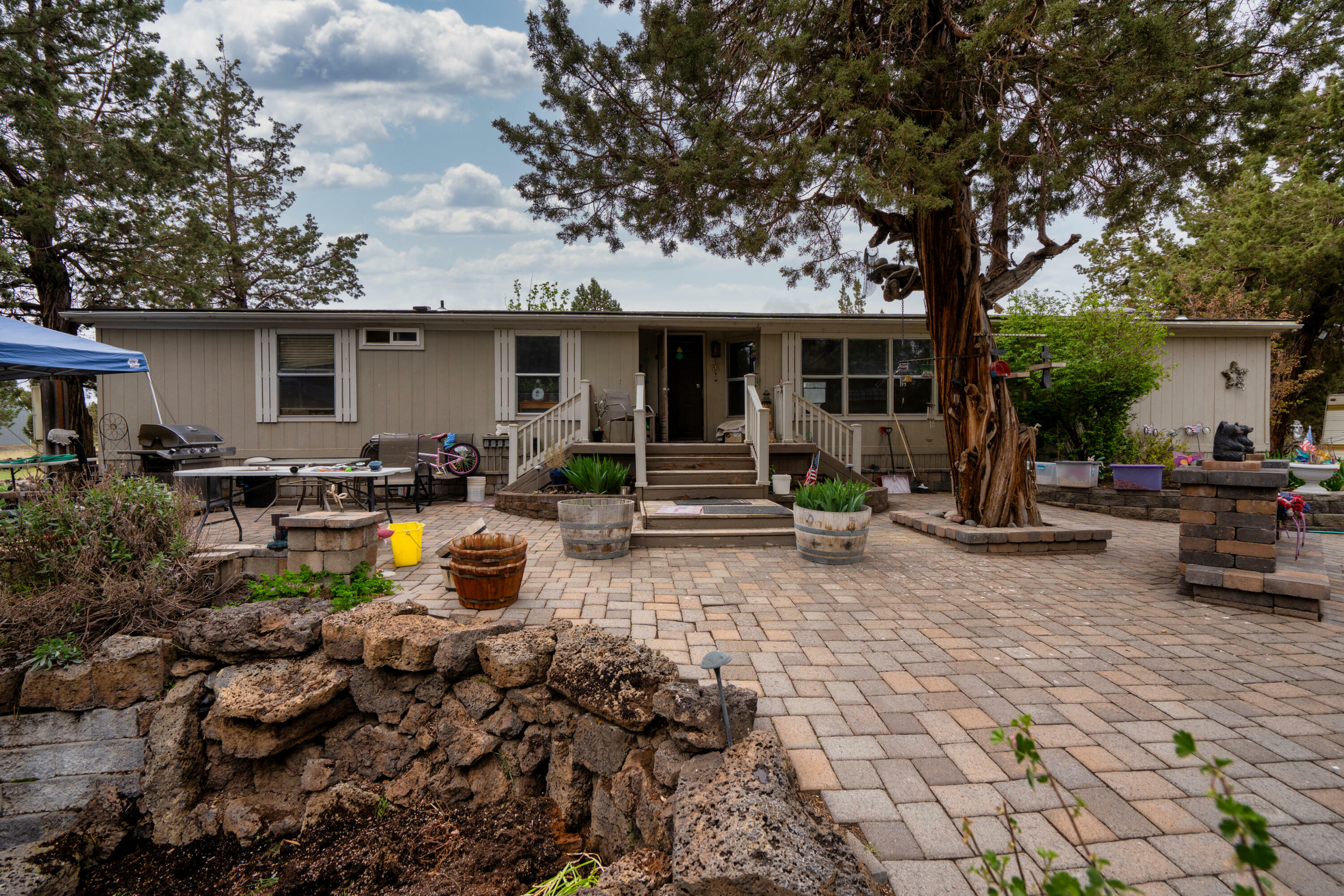 Property Photo: 4715 NW 49th Lane OR 97756