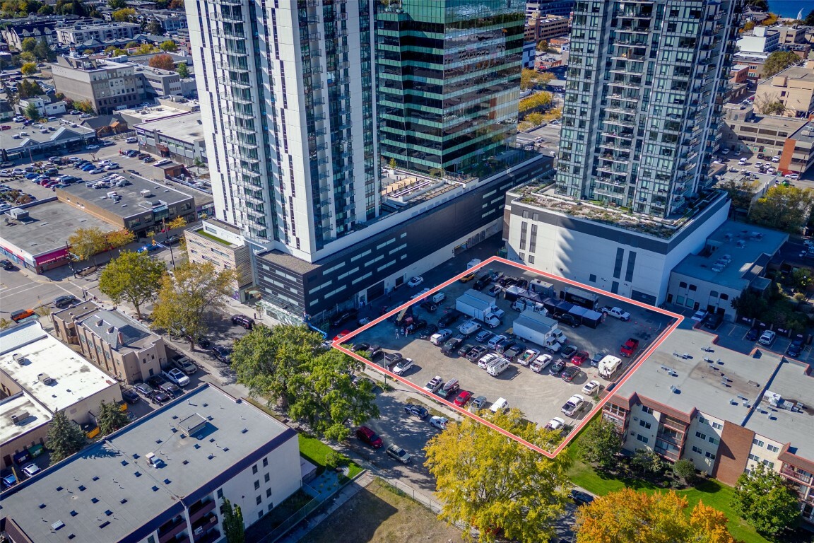 Property Photo: 1464-1476 Bertram Street BC V1Y 2G3