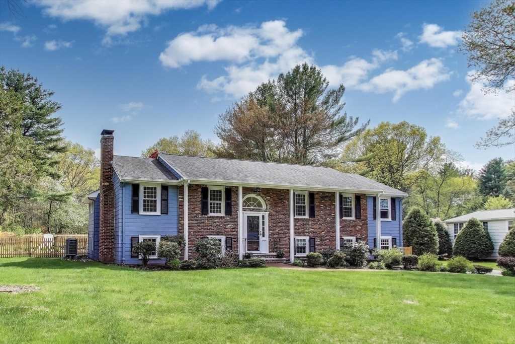 24 Spruce Dr  Westwood MA 02090 photo