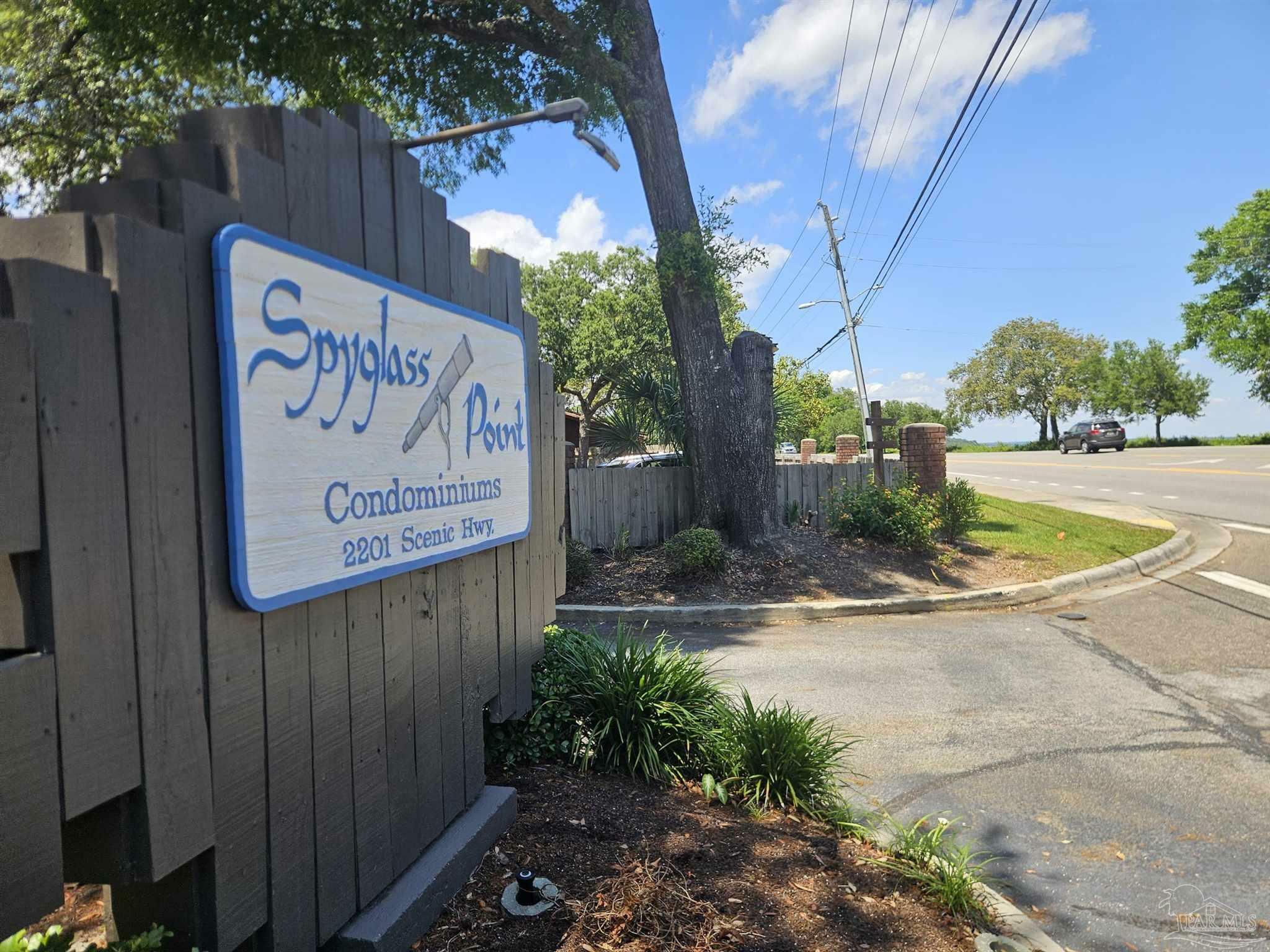 Property Photo: 2201 Scenic Hwy E-7 FL 32503