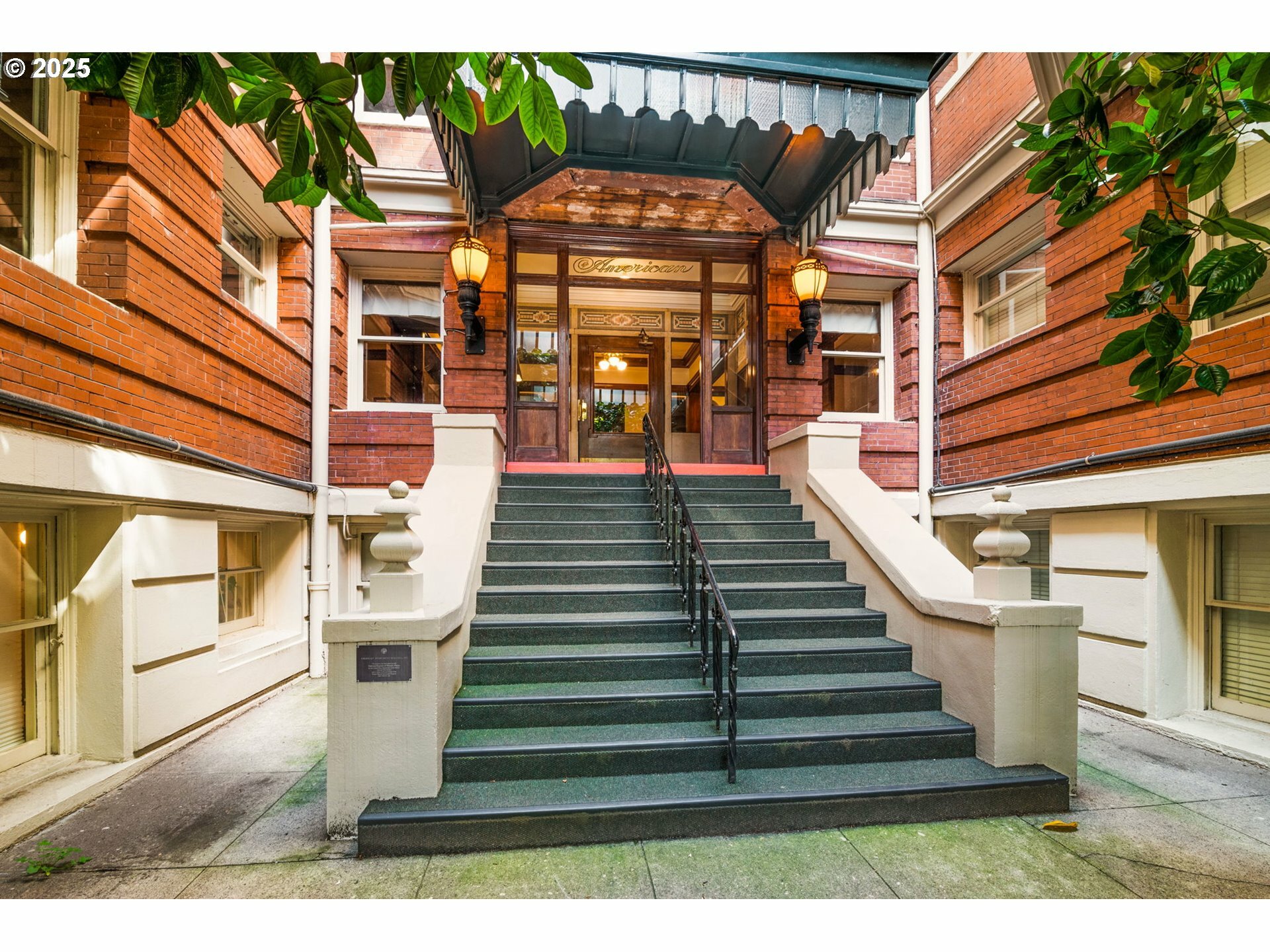 Property Photo: 2083 NW Johnson St 66 OR 97209