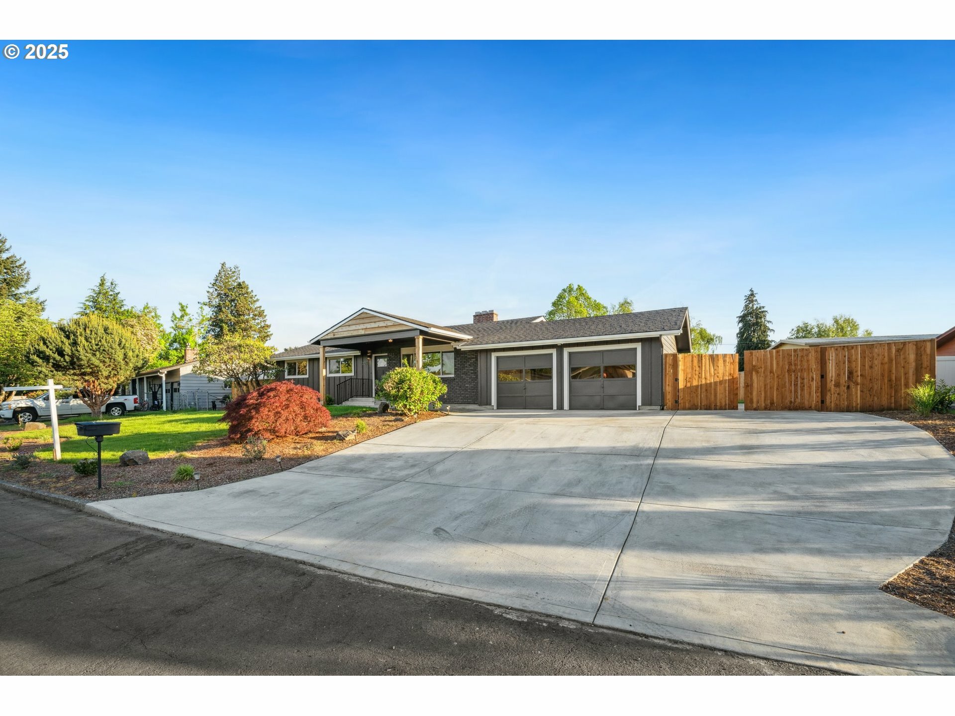Property Photo: 221 NW 80th St WA 98665