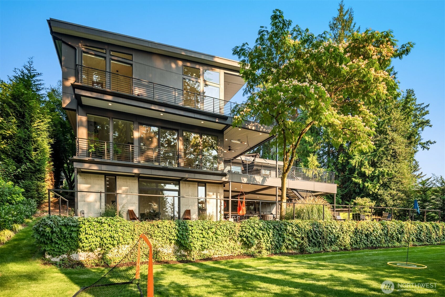2045  102nd Avenue SE  Bellevue WA 98004 photo