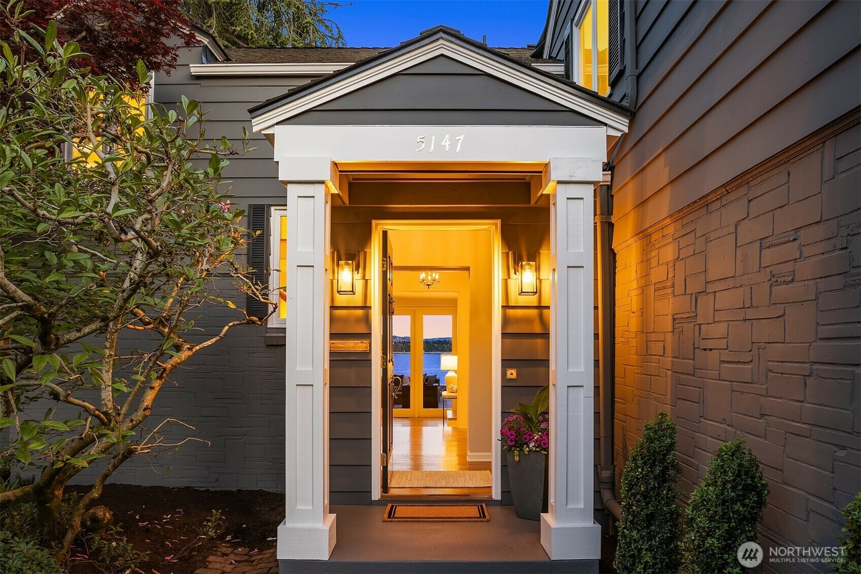 Property Photo: 5147 NE Latimer Place WA 98105