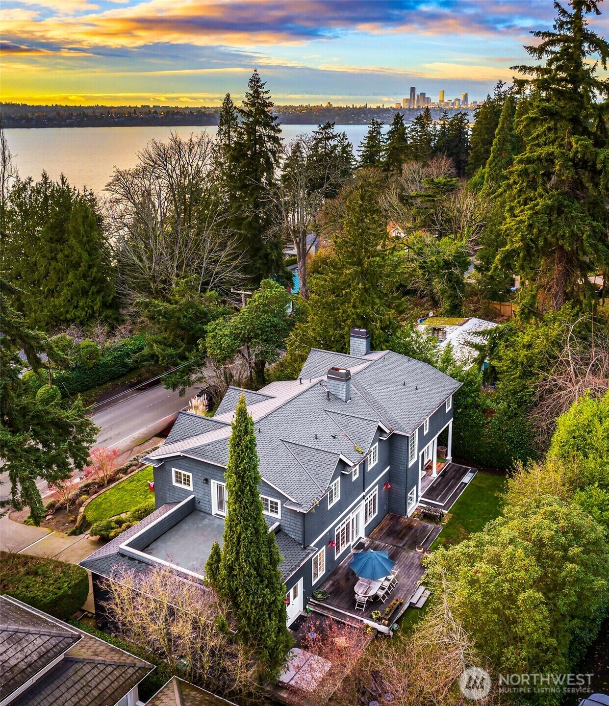 Property Photo: 4032 W Mercer Way WA 98040