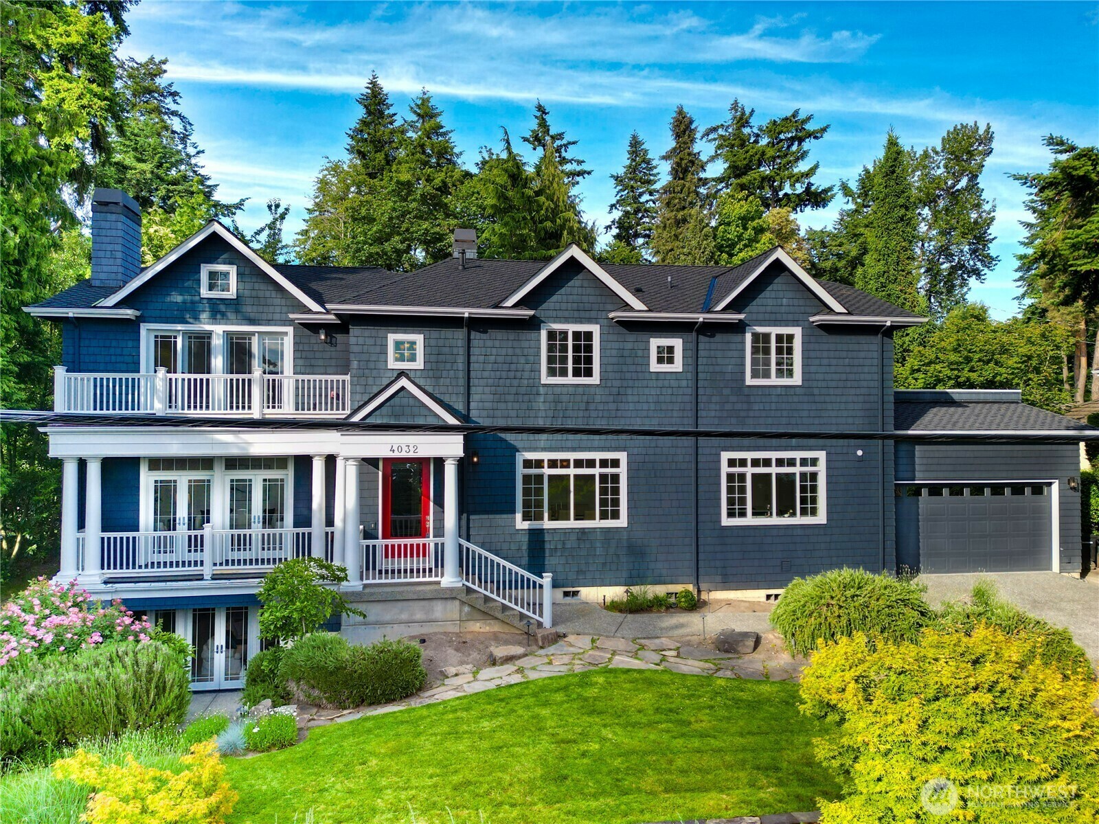 Property Photo:  4032 W Mercer Way  WA 98040 