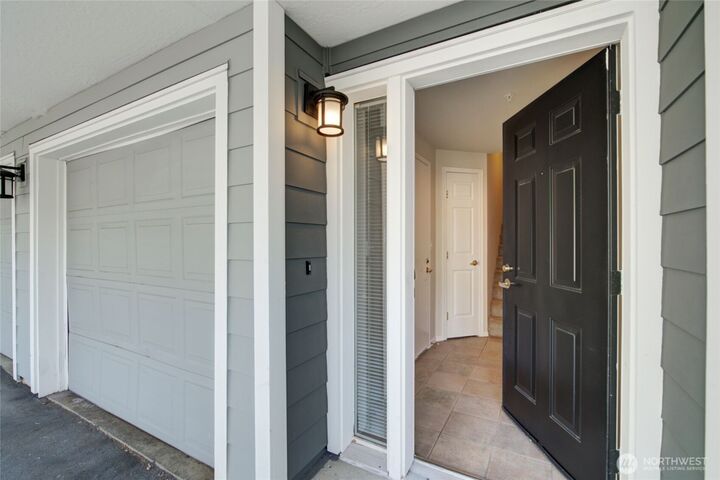 Property Photo:  16125  Juanita-Woodinville Way NE 2105  WA 98011 