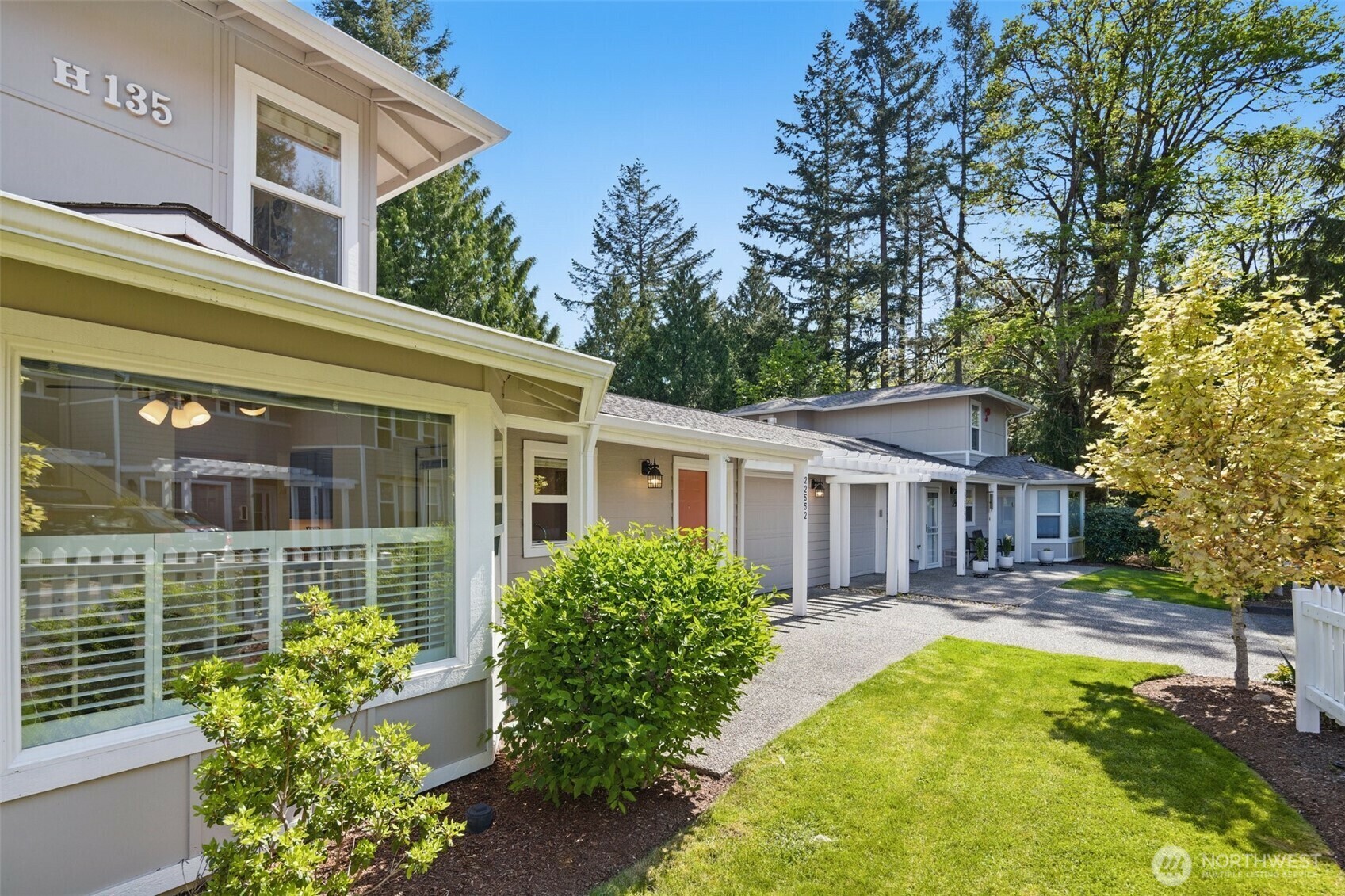 Property Photo: 22552 SE 37th Terrace 1407 WA 98029
