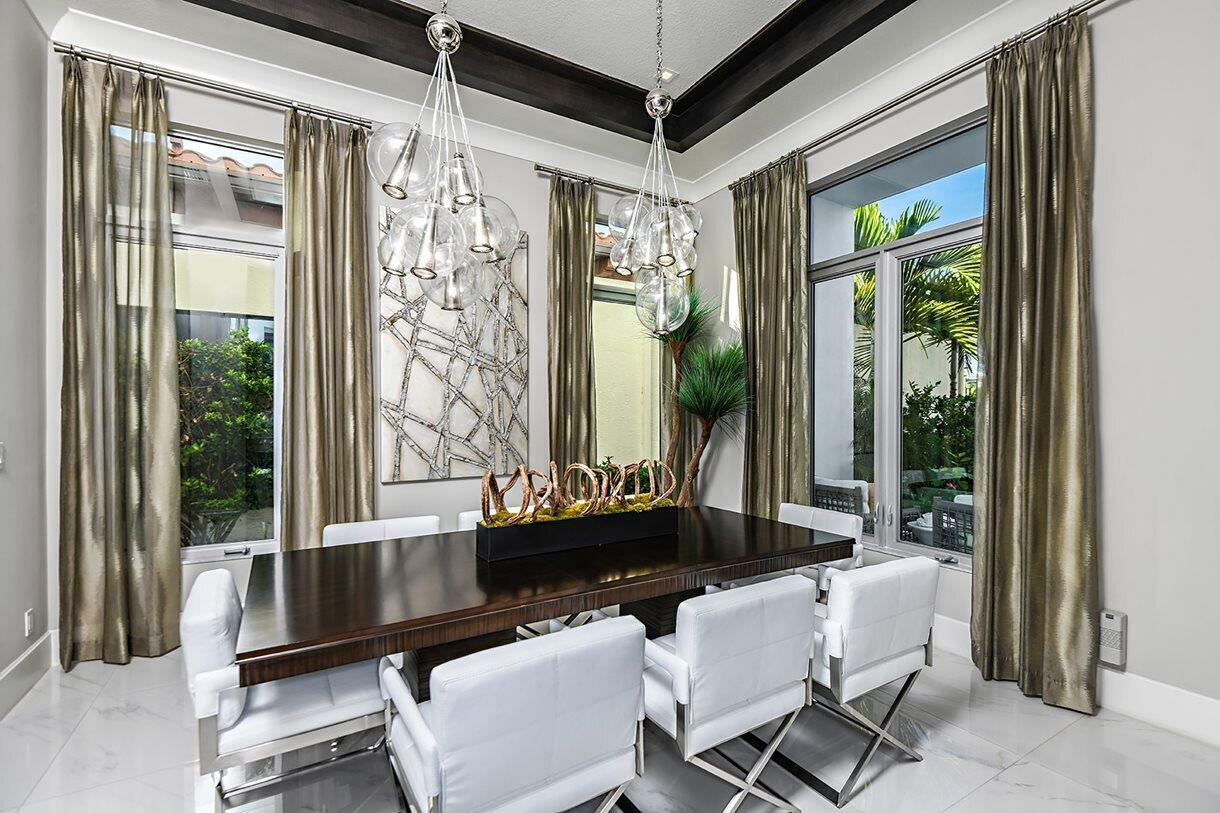 Property Photo: 1050 SE Faulkner Ter Terrace FL 33418