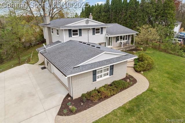 Property Photo: 7915 Little Farm Lane MI 48322