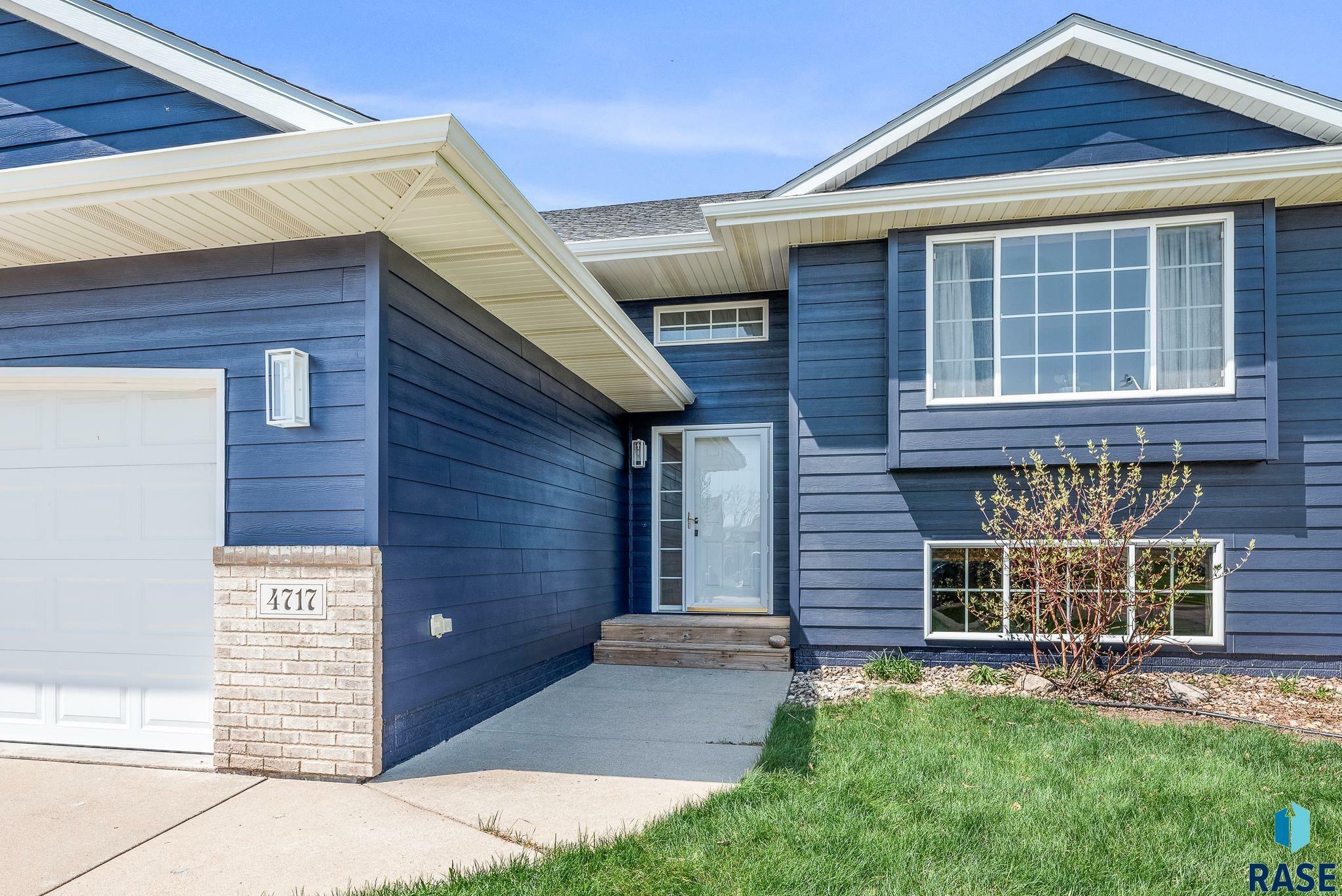 Property Photo: 4717 S Wilson Ave SD 57106