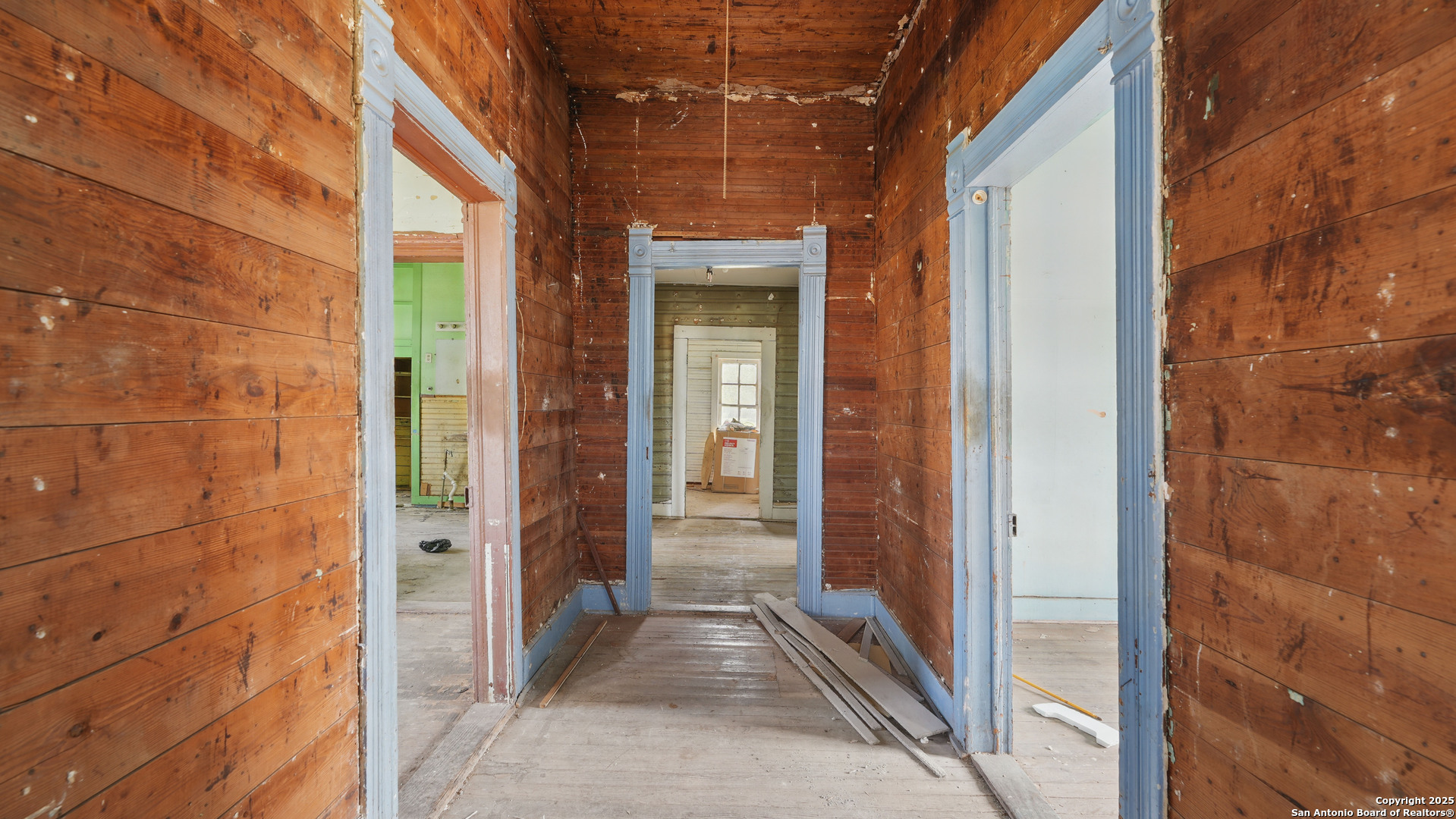 Property Photo: 316 W Seideman TX 78155