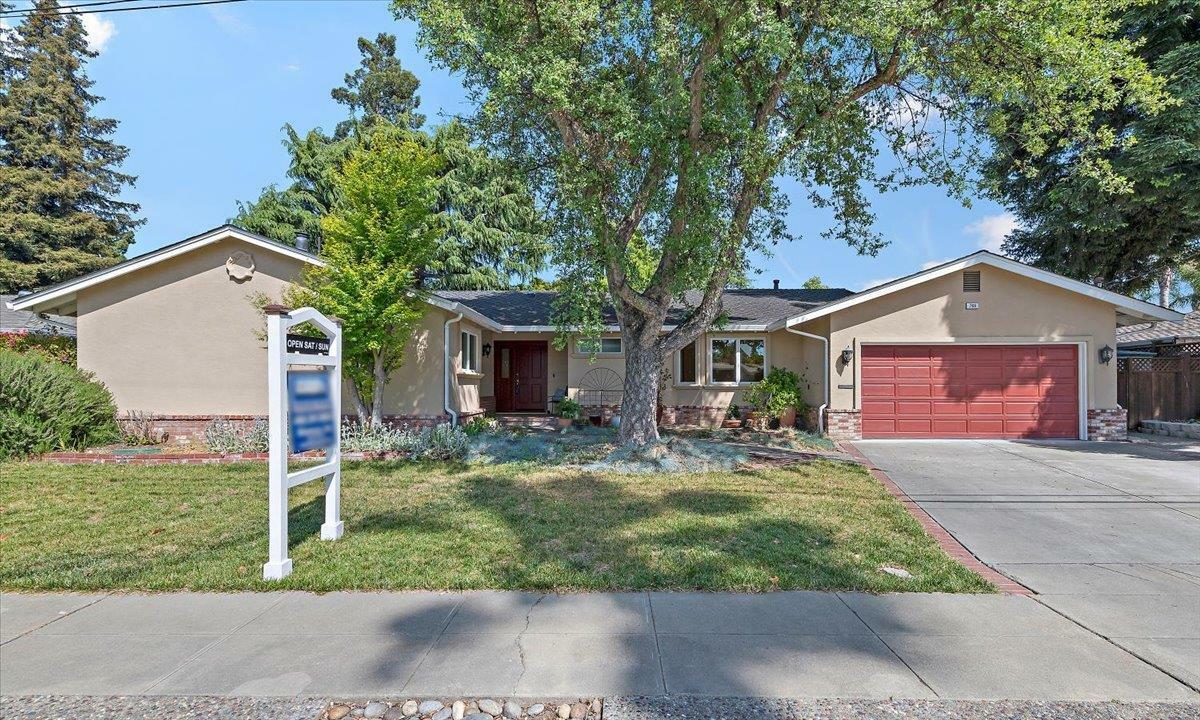 Property Photo: 768 Vanda Way CA 94536