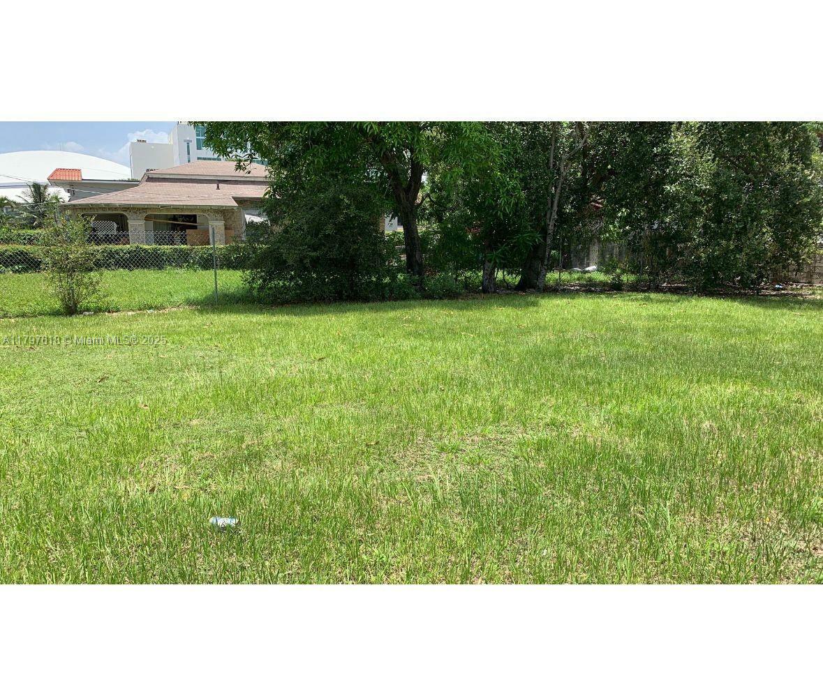 Property Photo: 1101 NW 5th St FL 33128