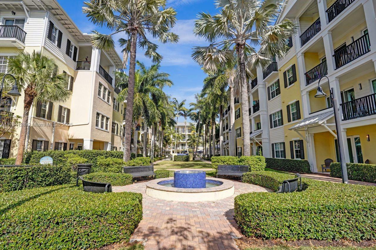 Property Photo: 226 N Latitude Cir 307 FL 33483