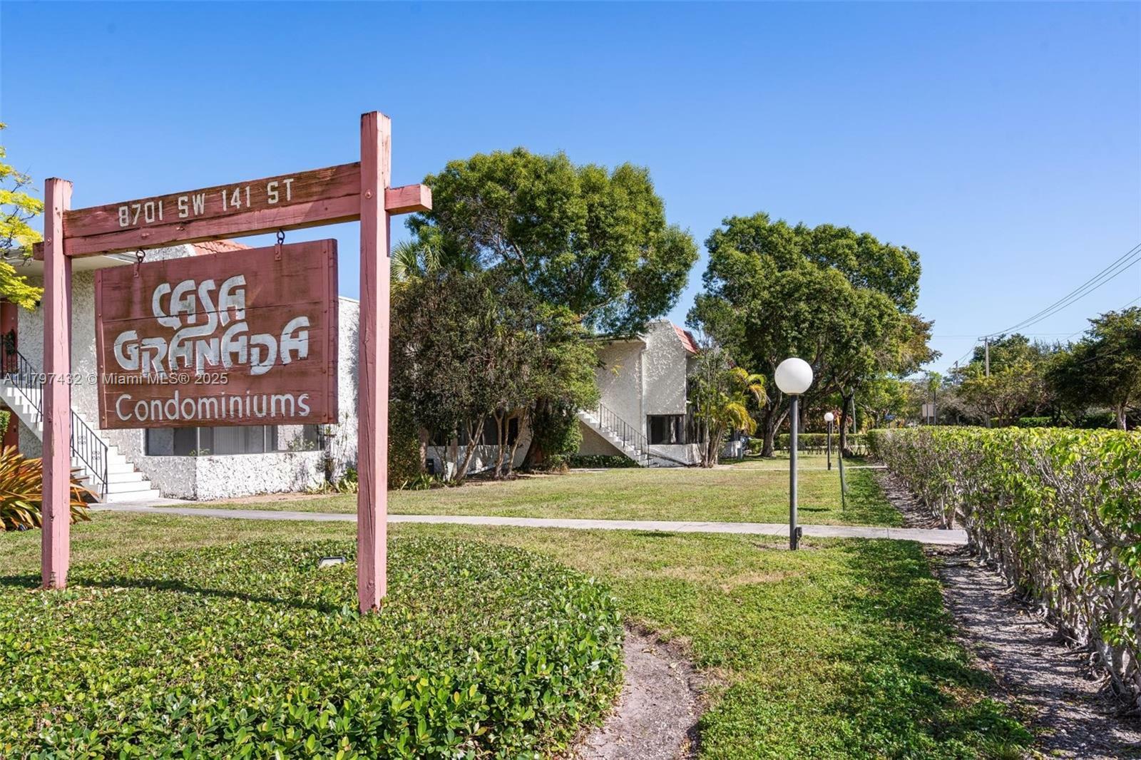 Property Photo: 8701 SW 141st St K1 FL 33176