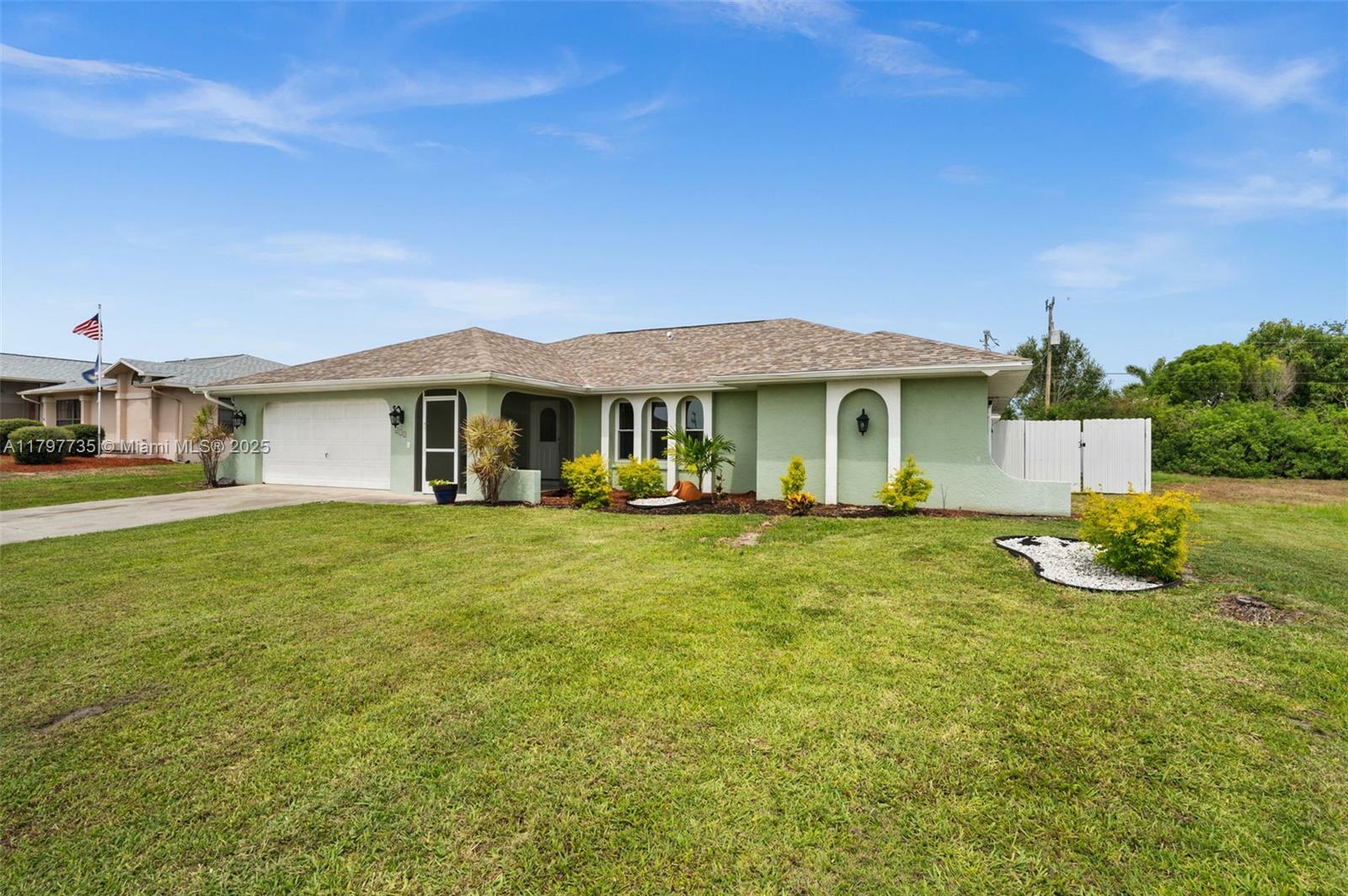415 SE 12th Ct  Cape Coral FL 33990 photo