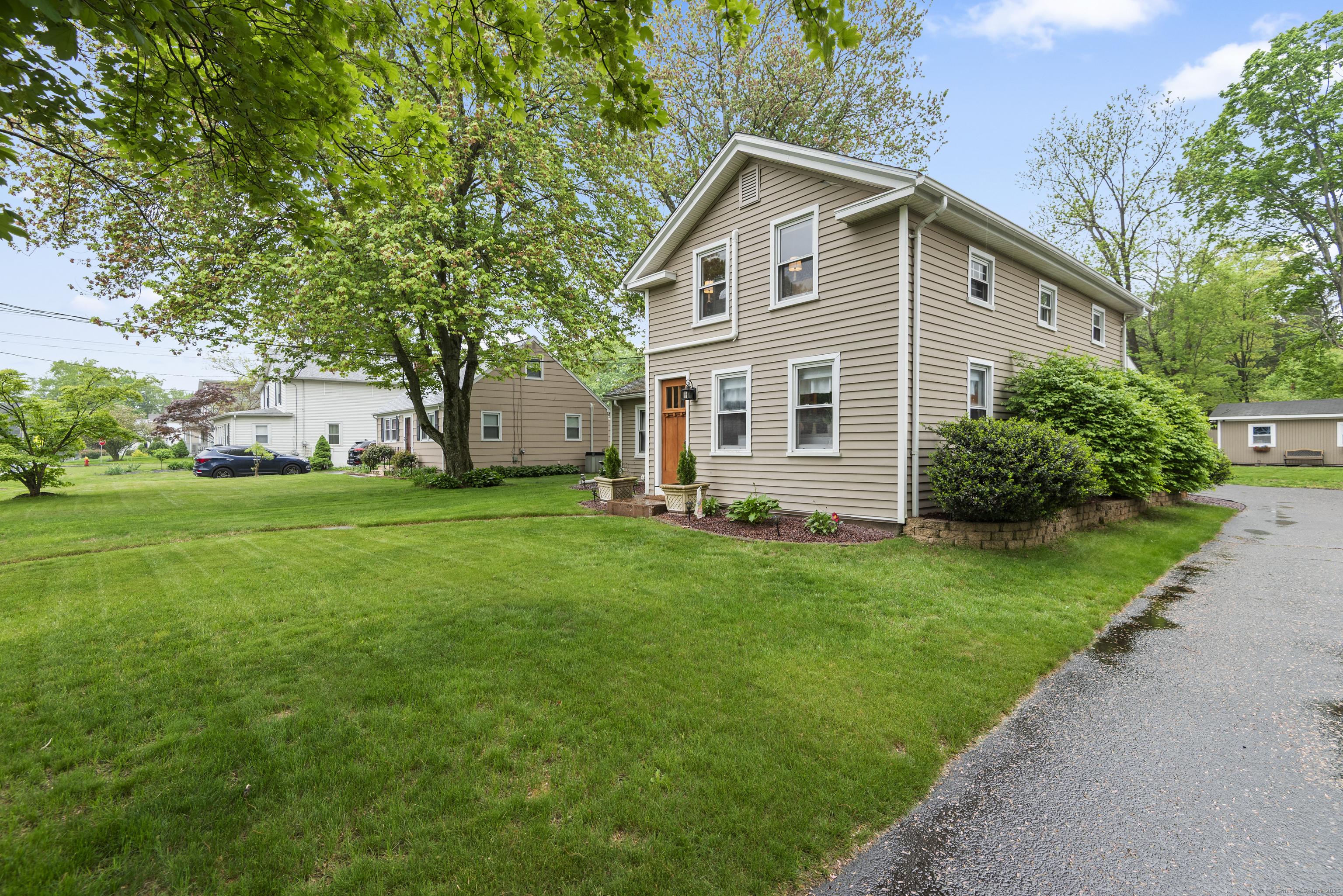 Property Photo: 33 Hanover Street CT 06492