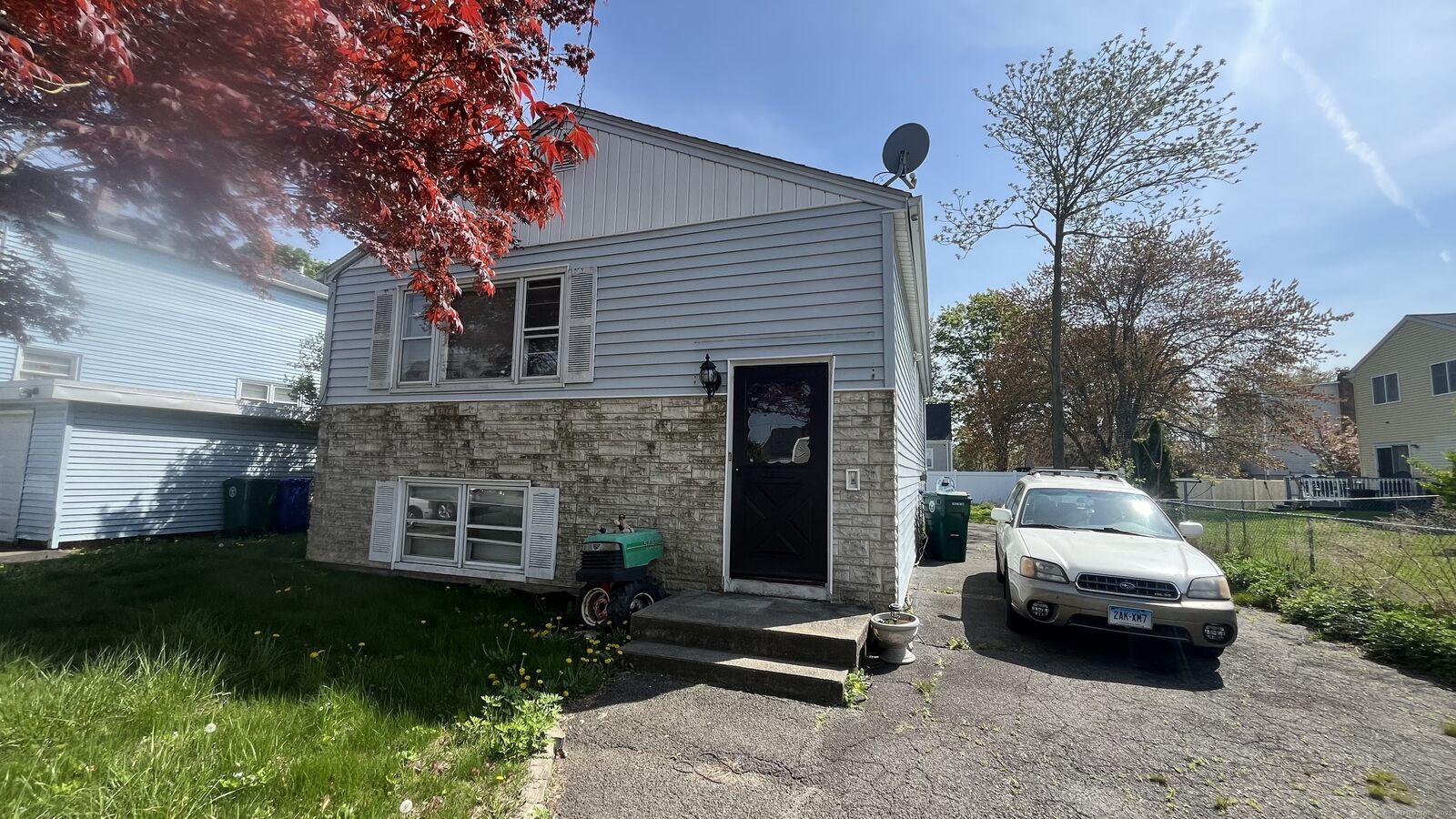 Property Photo:  125 Garibaldi Avenue  CT 06615 