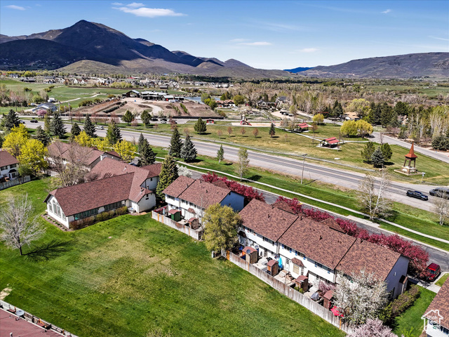 Property Photo: 890 E Hamlet Cir N UT 84049