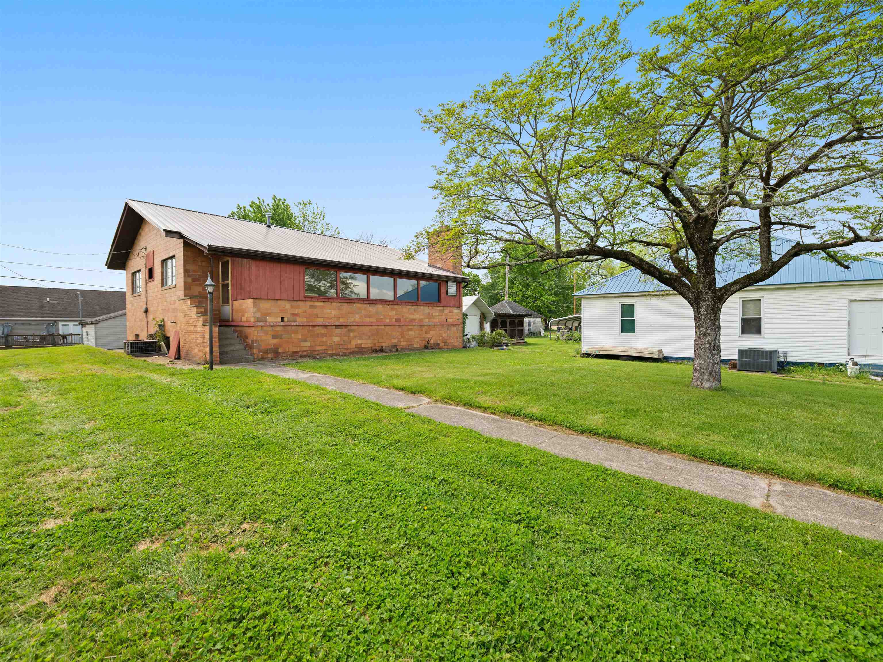Property Photo: 908 Hoffman Avenue KY 41183