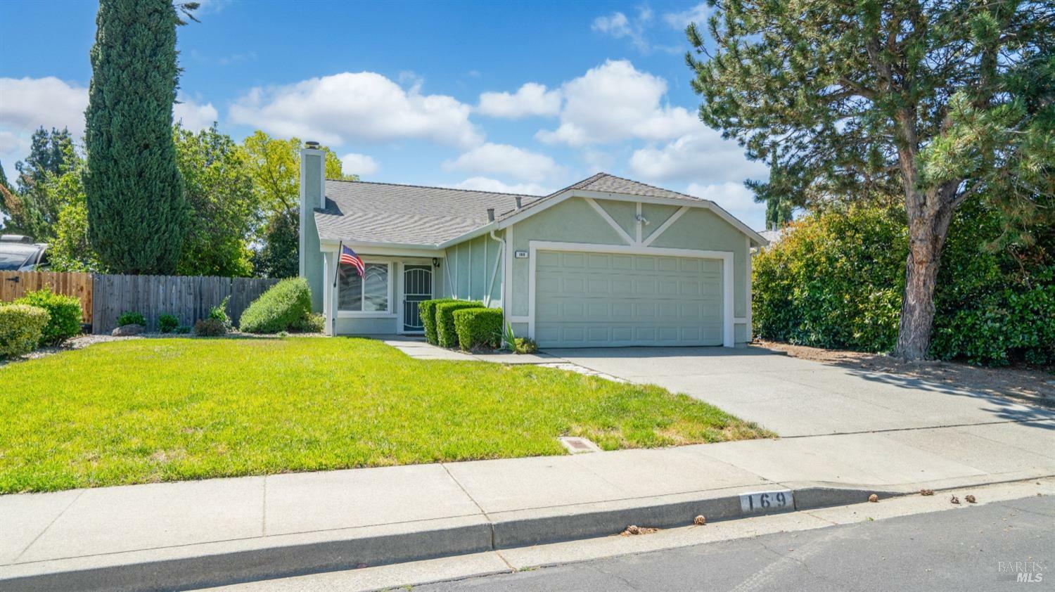 169 Persimmon Circle  Vacaville CA 95687 photo