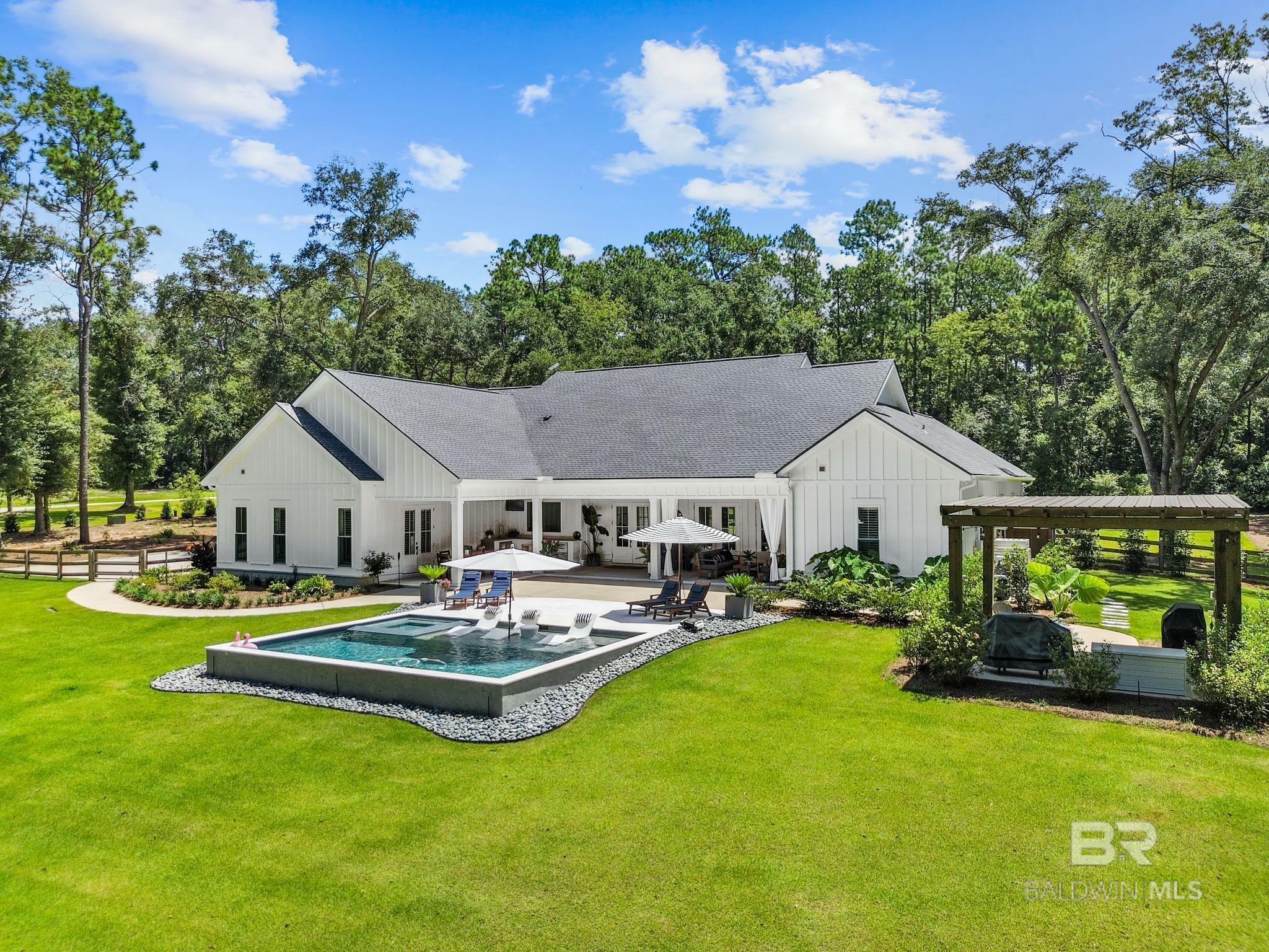 Property Photo: 22081 S Jubilee Place AL 36532