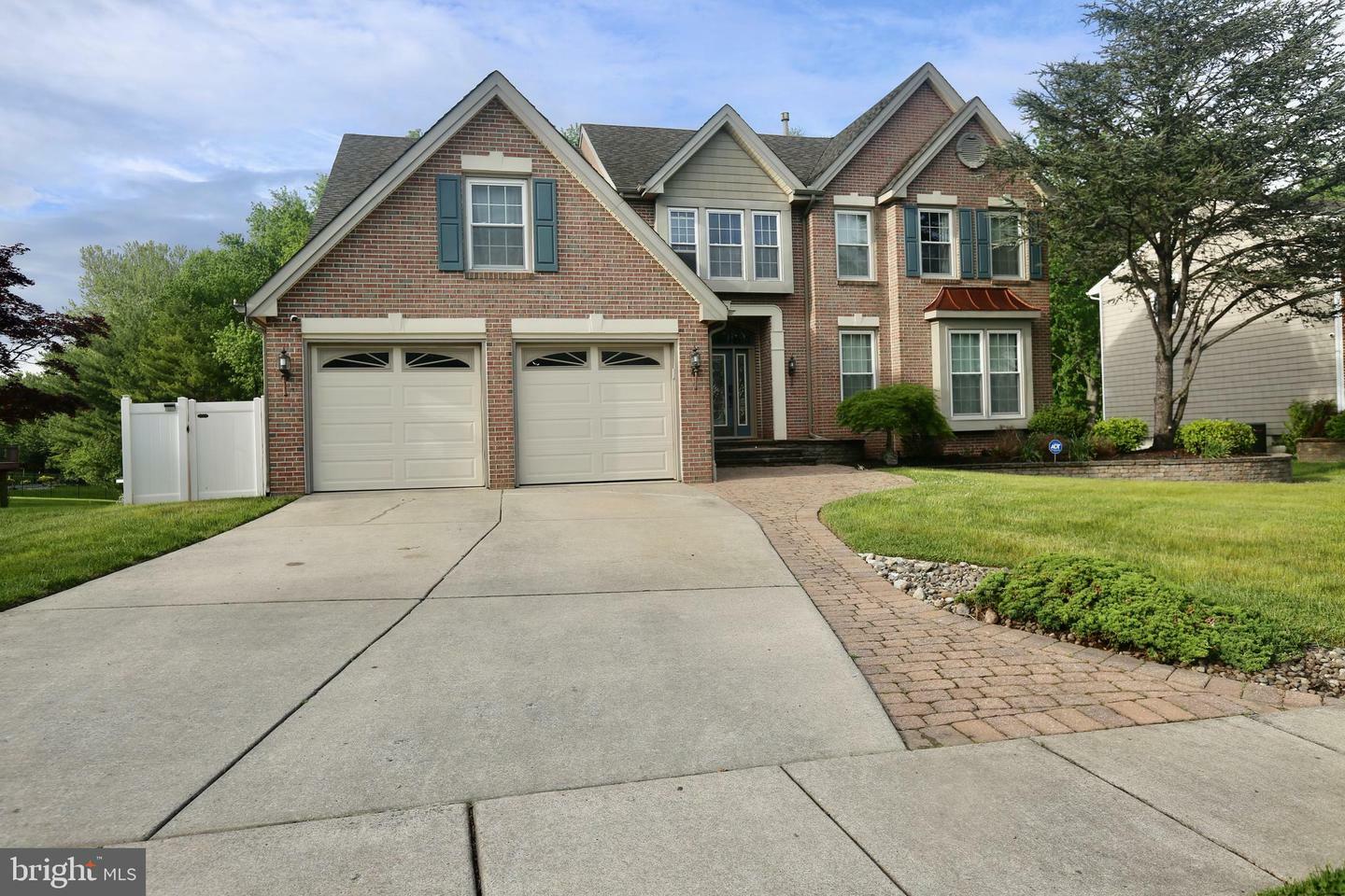 Property Photo: 16 Cotswold Way NJ 08080
