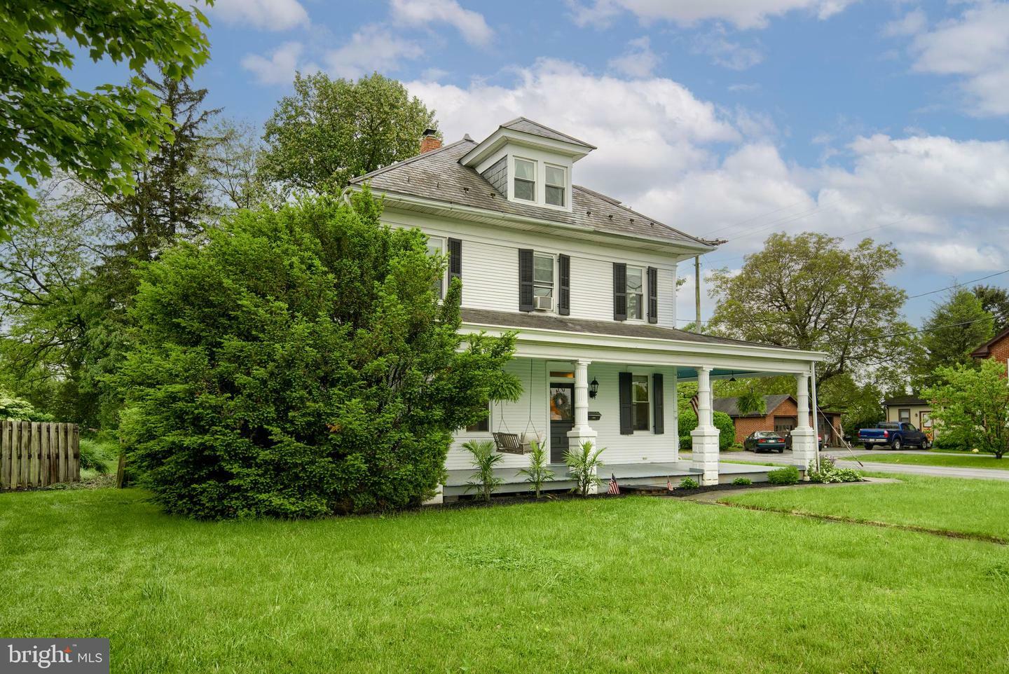 Property Photo:  20 W Main Street  PA 17540 