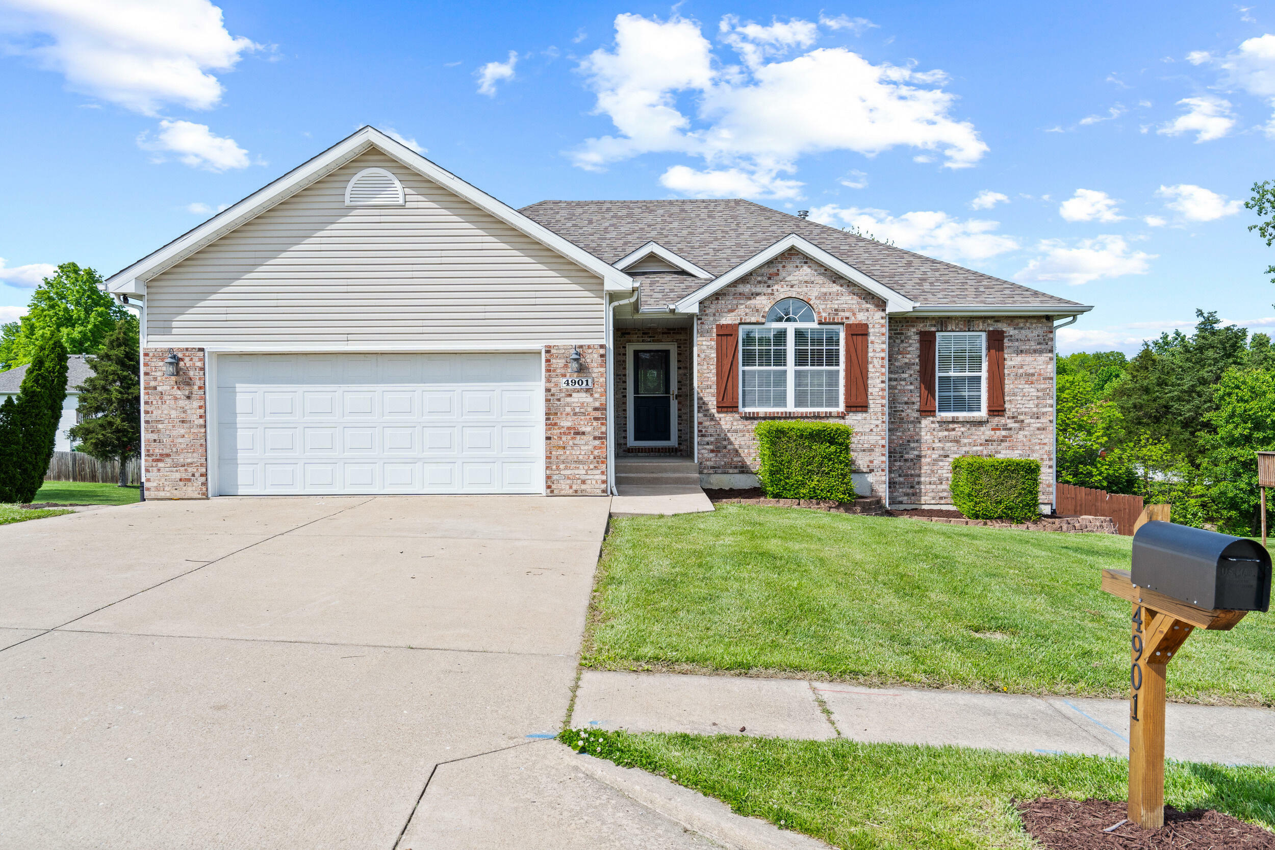 4901 Lillian Dr  Columbia MO 65202 photo
