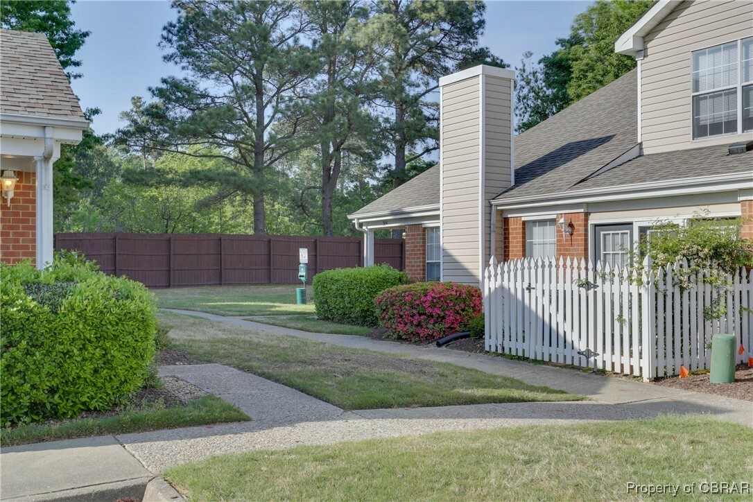 Property Photo: 304 Westgate Circle VA 23185