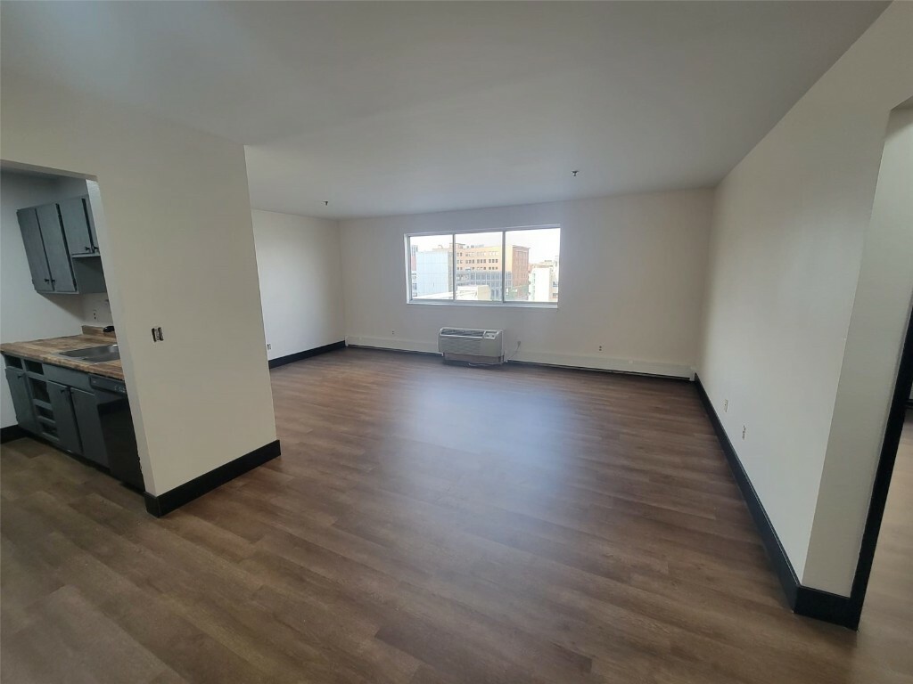 Property Photo: 400 1st Street SE 303 IA 52401