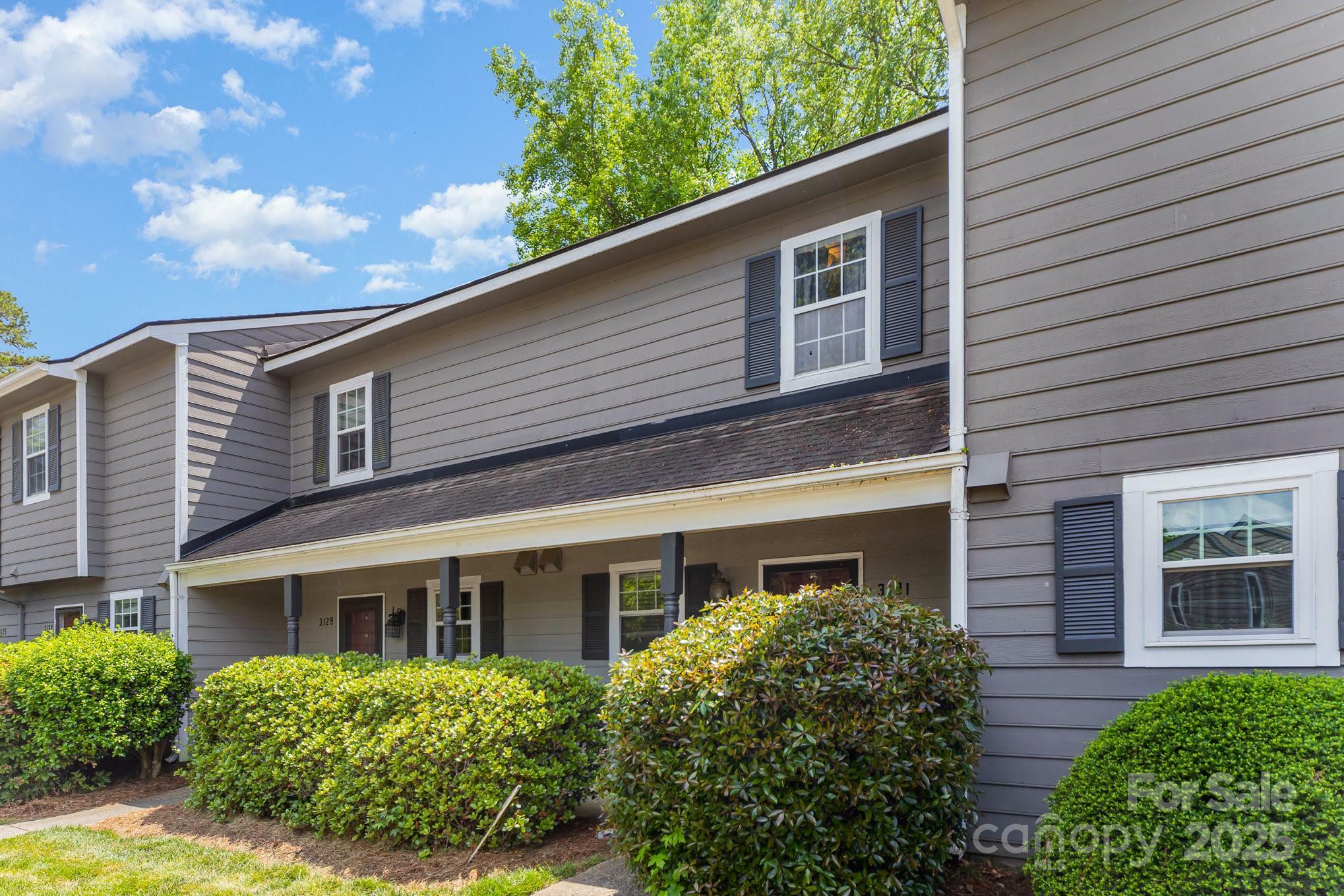 Property Photo: 3131 Heathstead Place NC 28210
