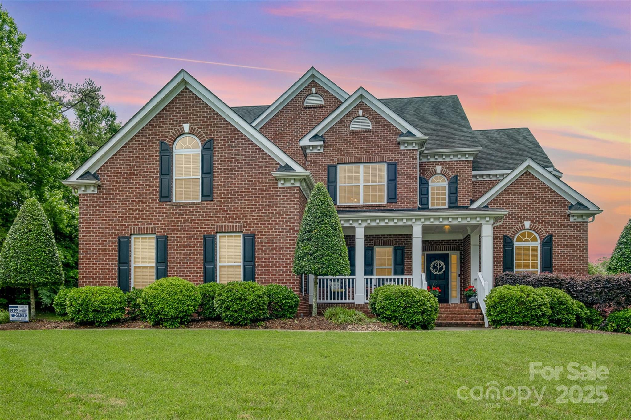 8962 Landsdowne Avenue  Harrisburg NC 28075 photo