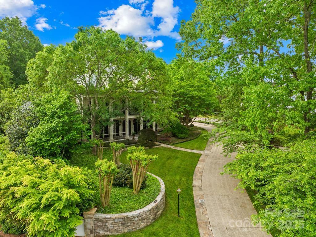 Property Photo: 4523 Fox Brook Lane NC 28211