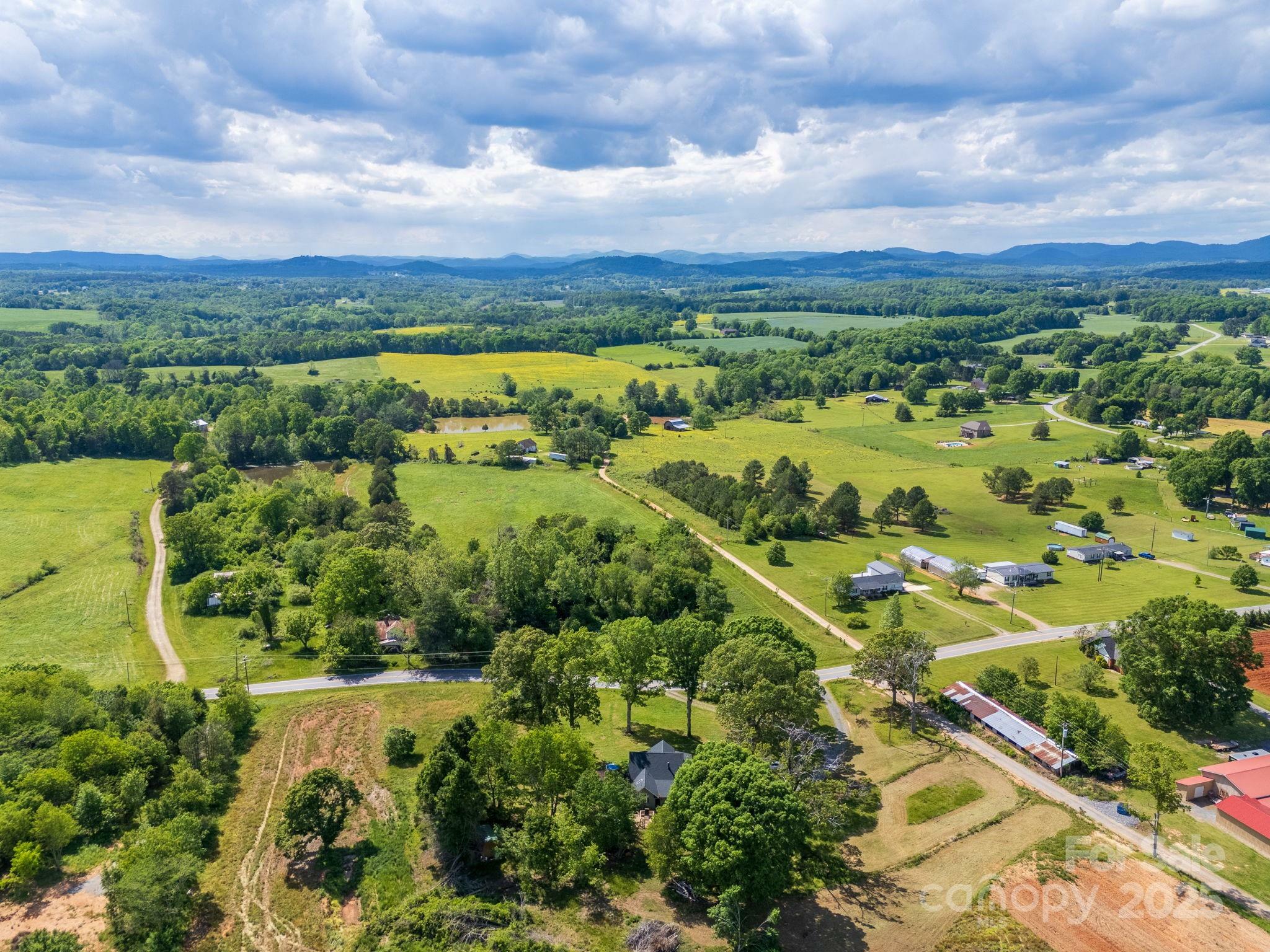 Property Photo: 191 Bluebird Drive NC 28636