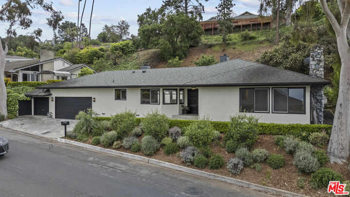Property Photo: 3361 Scadlock Ln CA 91403