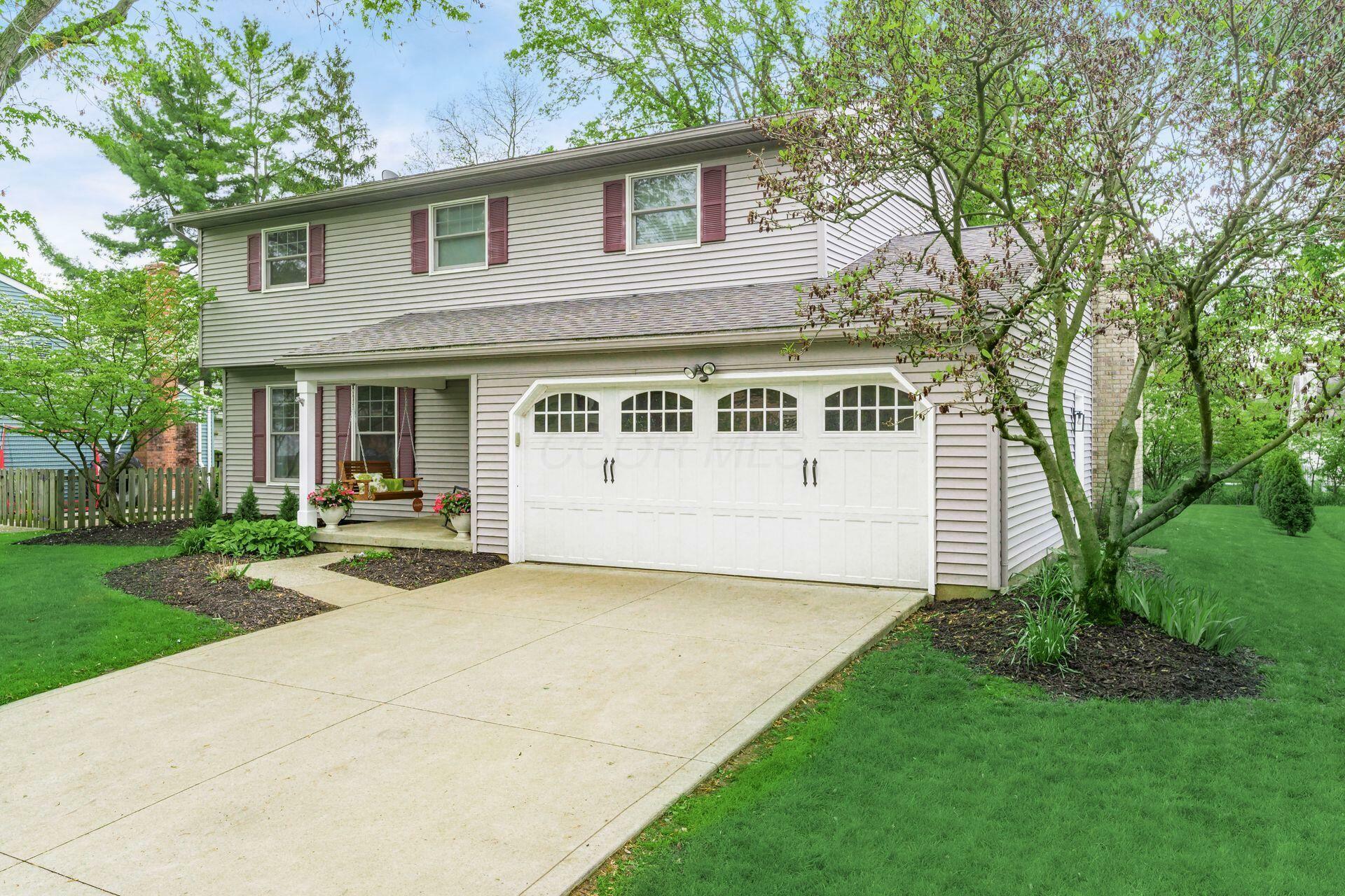 Property Photo: 1055 Hepplewhite Street OH 43081