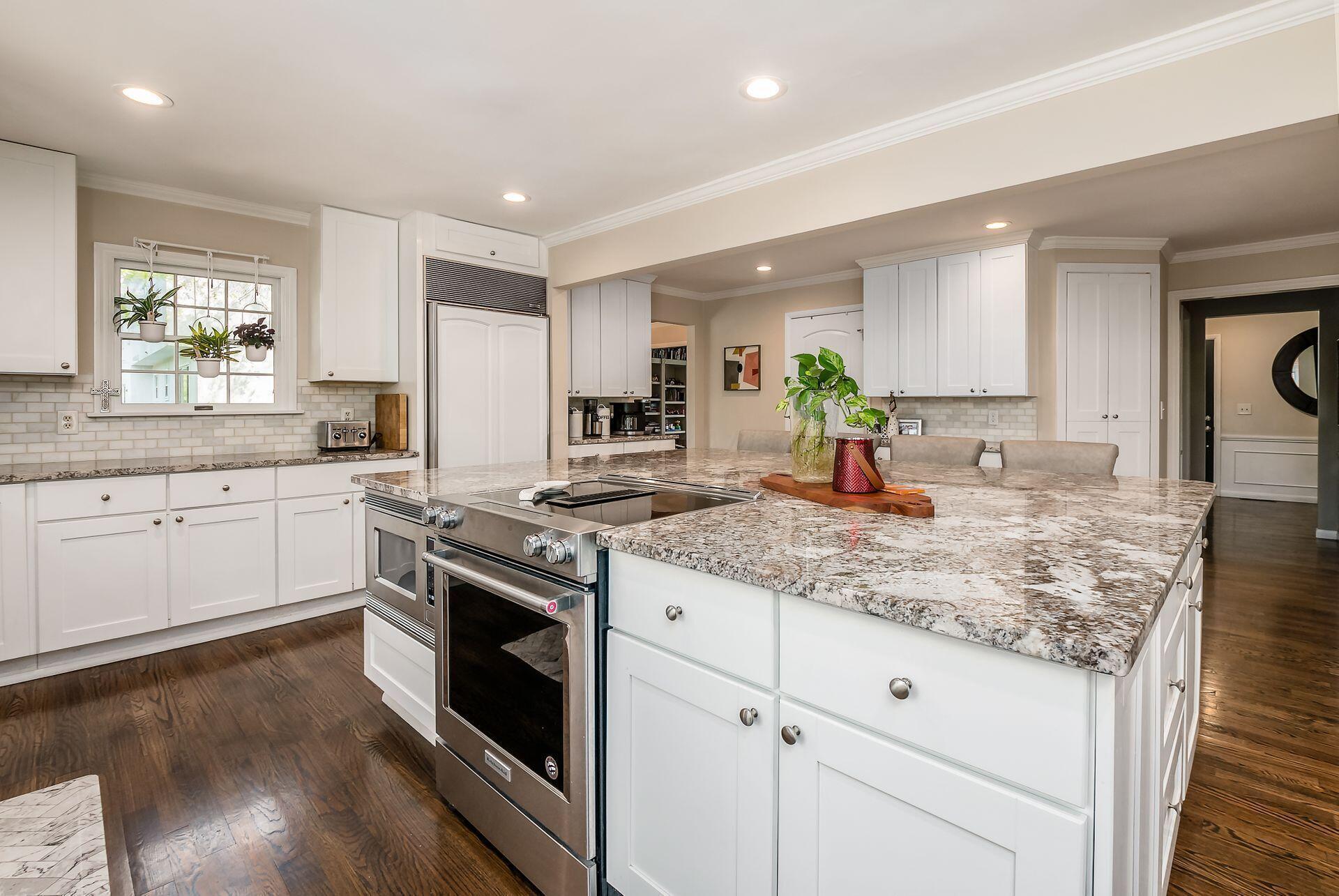 Property Photo: 2570 Lane Road OH 43220