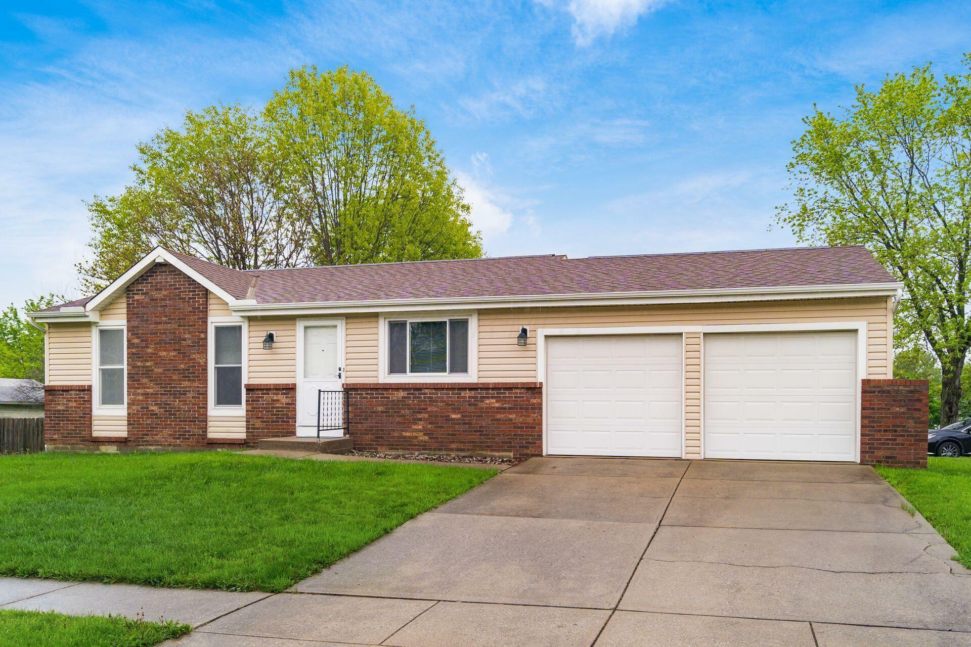 Property Photo: 2438 Barstone Court OH 43123