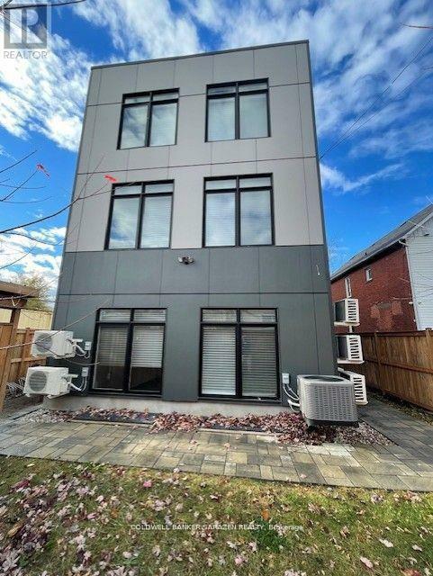 Photo de la propriété:  196 North Beechwood Avenue 13  ON K1L 8A9 